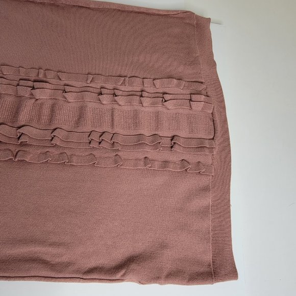 Ann Taylor Loft,   Dusty Rose Knit, size M, center ruffle detail sleeveless top. - Picture 6 of 12